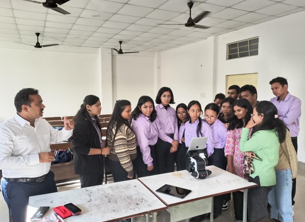 Cilika microscope as projection microscope used for teaching